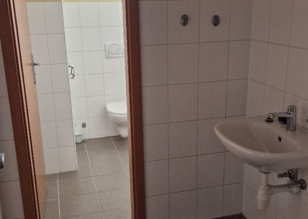 Prenájom administratívna budova Lužianky 120m2