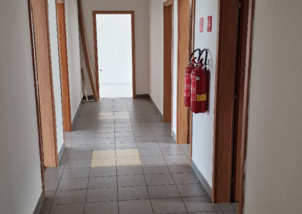 Prenájom administratívna budova Lužianky 120m2