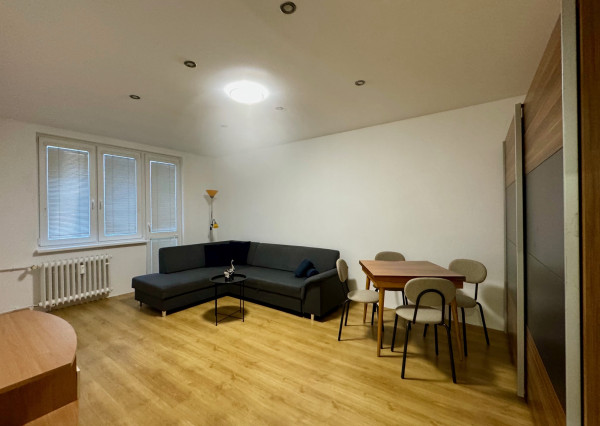 Prenájom 2 izbový byt, 2x balkón, centrum mesta