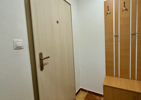 Prenájom 2 izbový byt, 2x balkón, centrum mesta