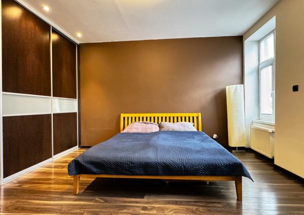 Predaj veľký 2 izbový byt, tehlová bytovka, Nové Mesto