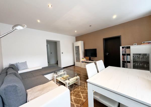 Predaj veľký 2 izbový byt, tehlová bytovka, Nové Mesto