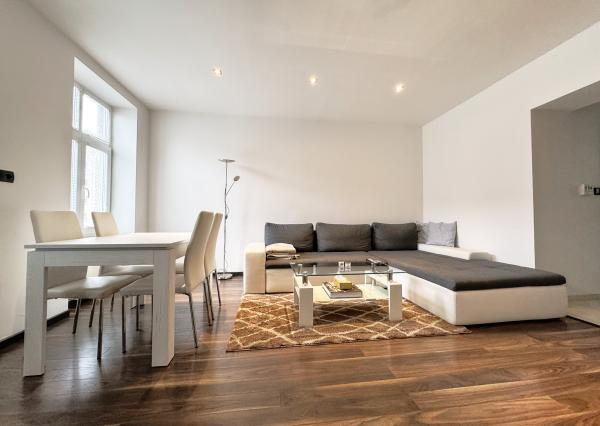 Predaj veľký 2 izbový byt, tehlová bytovka, Nové Mesto