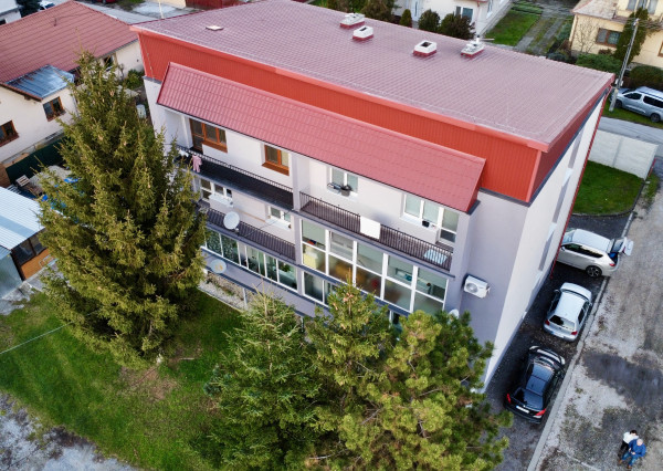 Predaj 3.izbový byt tehlová bytovka, garáž, altánok, bazén