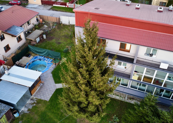 Predaj 3.izbový byt tehlová bytovka, garáž, altánok, bazén