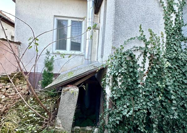 Predaj 3 izbový RD Komjatice, pozemok 13,7á EXKLUZÍVNE!