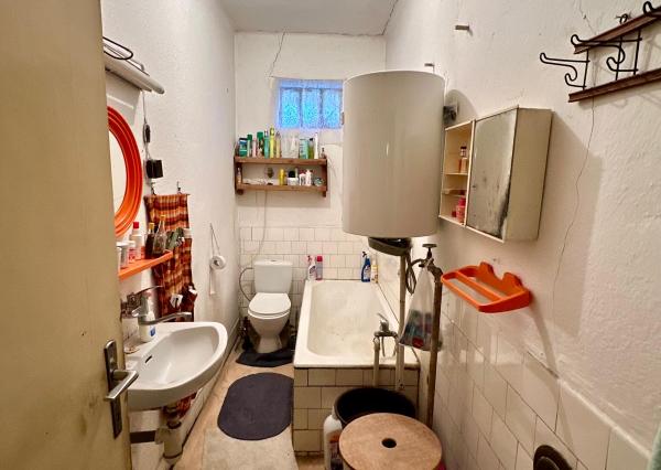 Predaj 3 izbový RD Komjatice, pozemok 13,7á EXKLUZÍVNE!