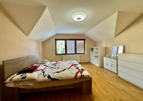 Prenájom 4 izbový RD, Zobor, dvojgaráž