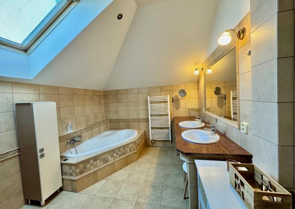 Prenájom 4 izbový RD, Zobor, dvojgaráž