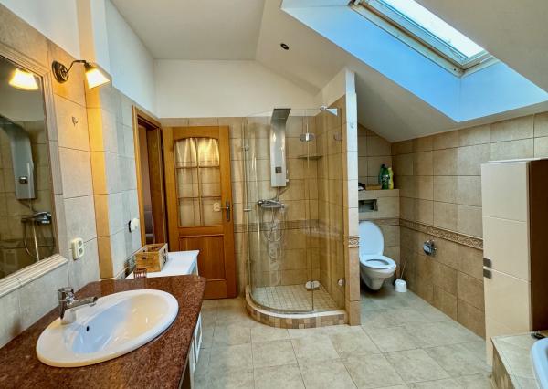 Prenájom 4 izbový RD, Zobor, dvojgaráž