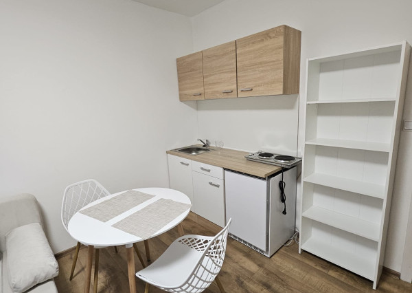 Prenájom zariadená garsónka, spodok Klokočiny