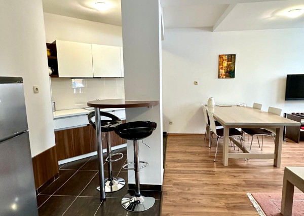 Predaj veľký 2 izb.apartmán Donovaly, 67m2, z ktorého môže byť aj 3izbový. ZNÍŽENÁ CENA