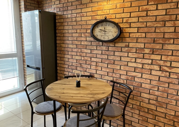 Prenájom veľký 2.izbový byt, tehla, 2x balkón, výhľad na hrad Nitra