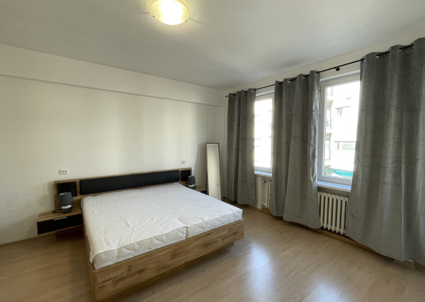 Prenájom veľký 2.izbový byt, tehla, 2x balkón, výhľad na hrad Nitra