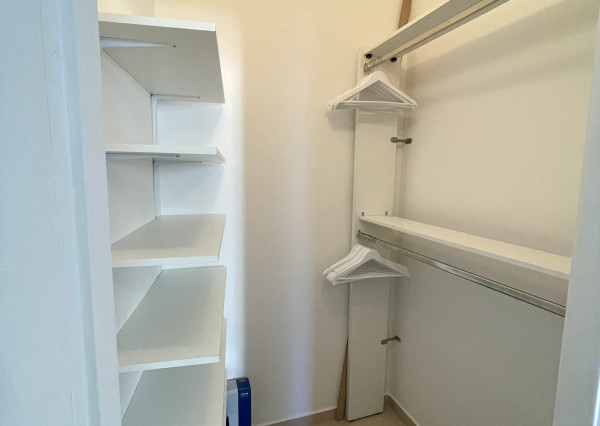 Prenájom veľký 2.izbový byt, tehla, 2x balkón, výhľad na hrad Nitra