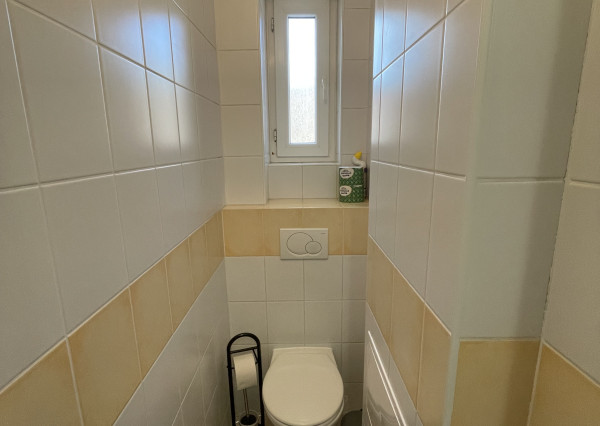 Prenájom veľký 2.izbový byt, tehla, 2x balkón, výhľad na hrad Nitra