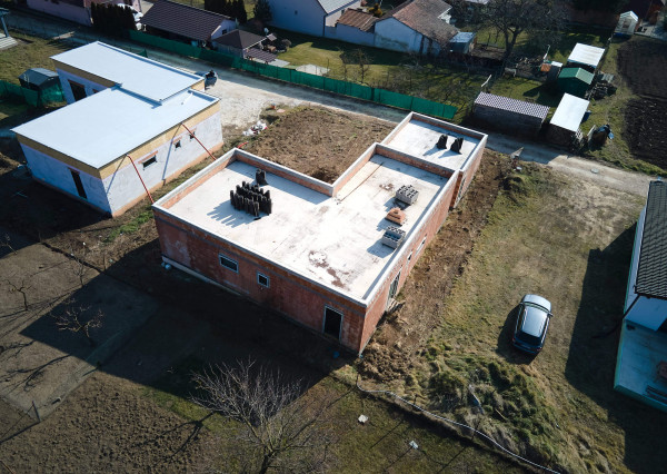 Predaj 5 izbový RD Šurianky, pozemok 5,7á, dvojgaráž EXKLUZÍVNE! NOVÁ CENA!