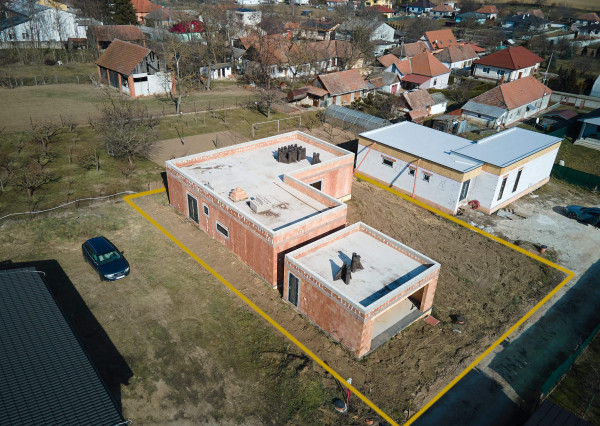 Predaj 5 izbový RD Šurianky, pozemok 5,7á, dvojgaráž EXKLUZÍVNE! NOVÁ CENA!