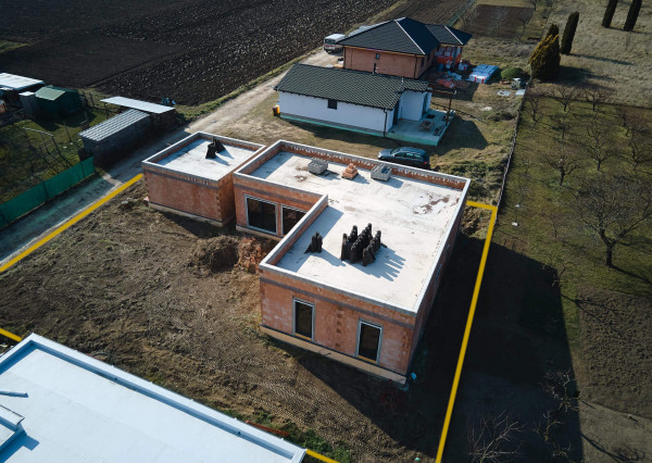 Predaj 5 izbový RD Šurianky, pozemok 5,7á, dvojgaráž EXKLUZÍVNE! NOVÁ CENA!