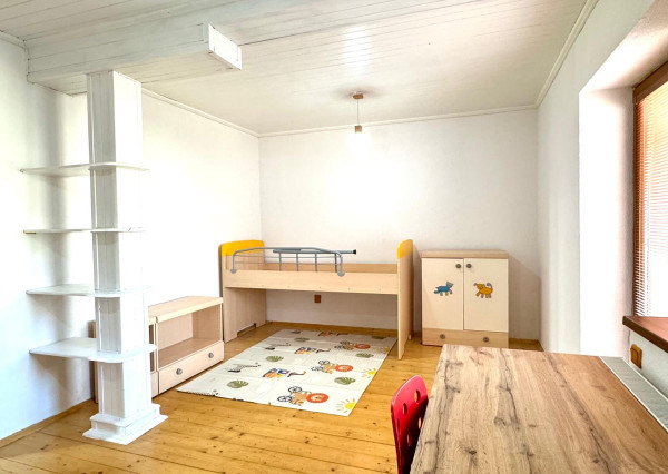 Predaj 3 izbový rodinný dom, 4,5á pozemok, Nitra