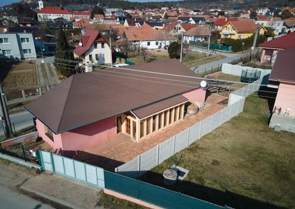 Predaj 3 izbový rodinný dom, 4,5á pozemok, Nitra