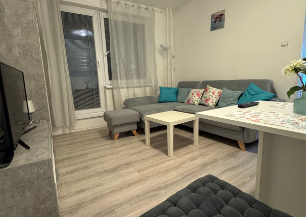 Prenájom 1 izbový byt Nitra - Čermáň, šatníky, loggia