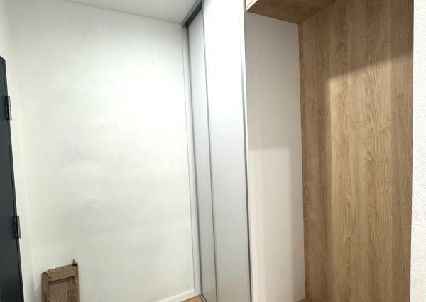 Prenájom krásny 2 izbový byt, bude kompletne zariadený, balkón