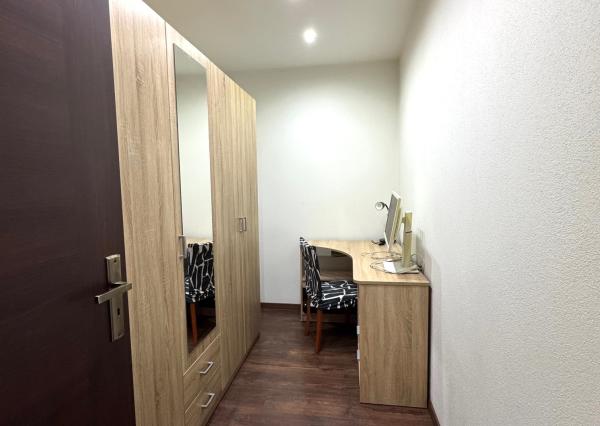 Prenájom 2,5 izbový byt, terasa, vyhradené parkovanie, centrum