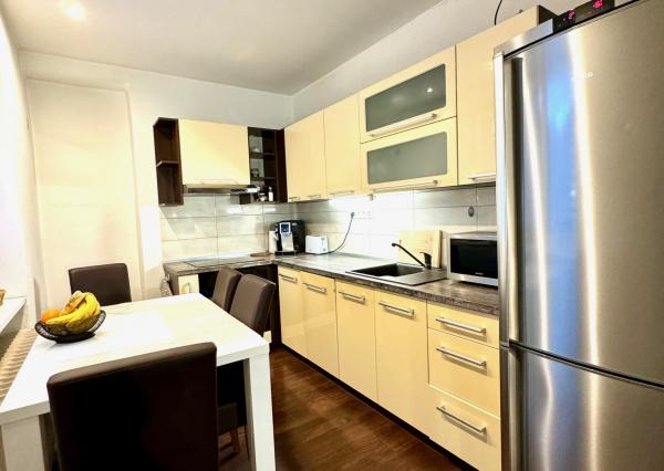 Prenájom 2,5 izbový byt, terasa, vyhradené parkovanie, centrum