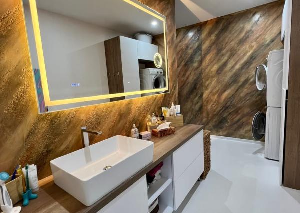 Predaj štýlový 3 izbový byt, novostavba, centrum, 40m2 terasa, garážové státie