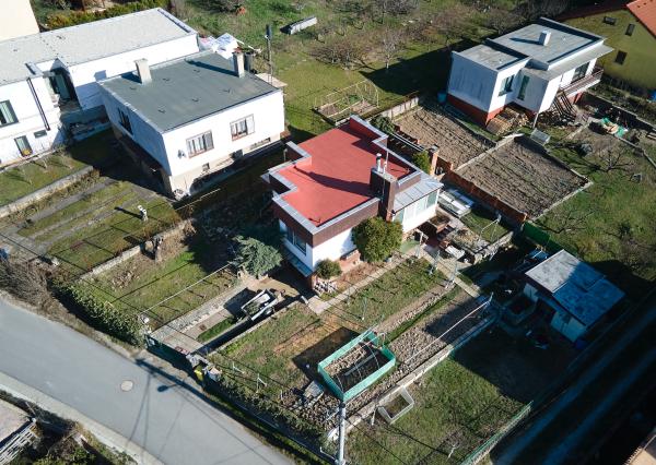 Predaj 3 izbový rodinný dom, 5,4á pozemok, Zobor, všetky IS