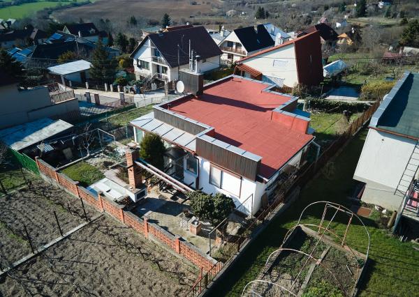 Predaj 3 izbový rodinný dom, 5,4á pozemok, Zobor, všetky IS