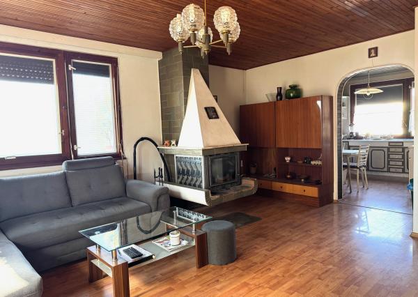 Predaj 3 izbový rodinný dom, 5,4á pozemok, Zobor, všetky IS