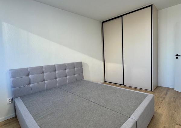Prenájom krásny 2 izbový byt, bude kompletne zariadený, balkón