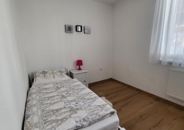 Prenájom krásny 3 izb.byt, Jelenecká, garáž, balkón