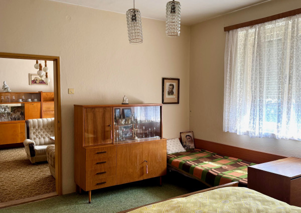 Predaj 3 izbový rodinný dom, 20á pozemok, Zbehy