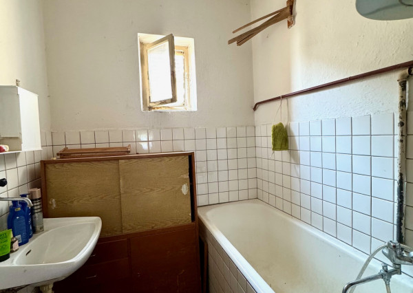 Predaj 3 izbový rodinný dom, 20á pozemok, Zbehy