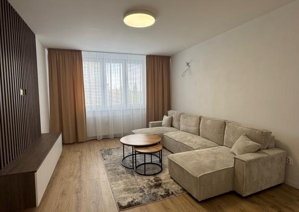 Prenájom krásny 2 izbový byt, bude kompletne zariadený, balkón