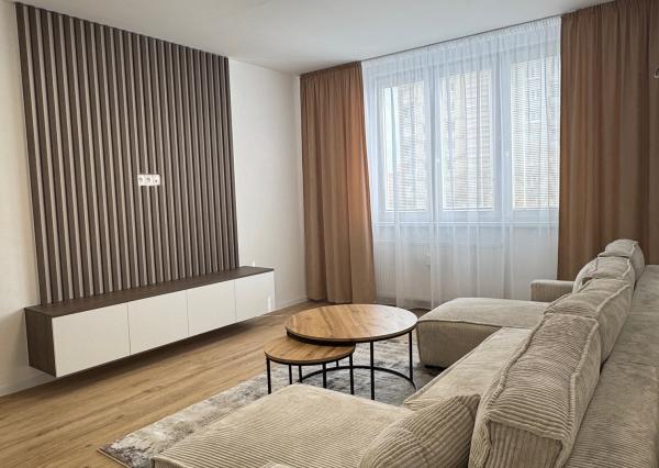 Prenájom krásny 2 izbový byt, bude kompletne zariadený, balkón