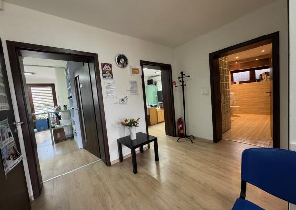 Prenájom kancelárske priestory, centrum mesta, 211 m2, parkovanie