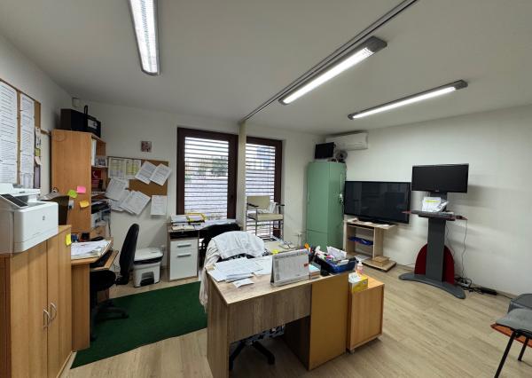 Prenájom kancelárske priestory, centrum mesta, 211 m2, parkovanie