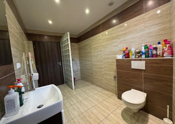 Prenájom kancelárske priestory, centrum mesta, 211 m2, parkovanie