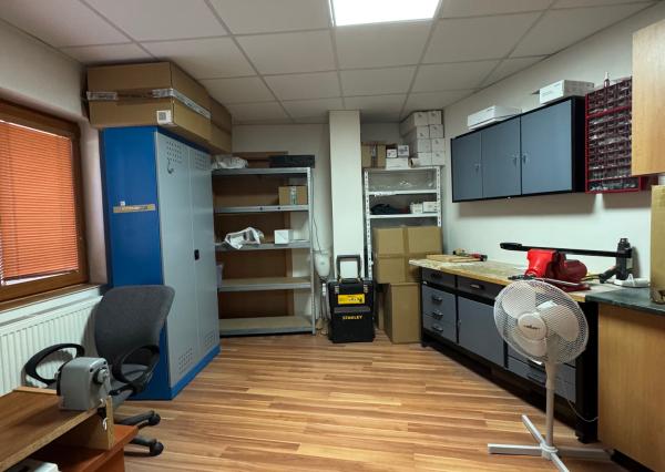 Prenájom kancelárske priestory, centrum mesta, 211 m2, parkovanie