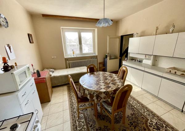 Predaj 3 izbový rodinný dom, garáž, 11,5á pozemok, pri Nitre EXKLUZÍVNE!