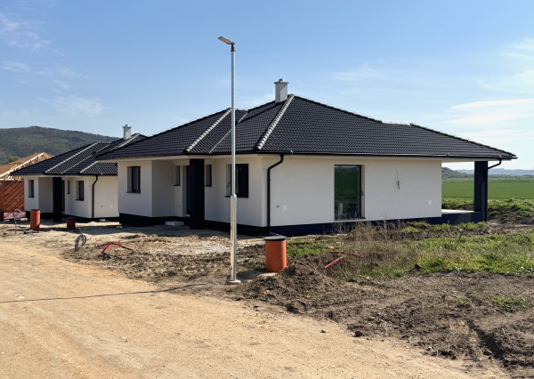 Predaj 4 izbová novostavba, 6,5á pozemok, krásne výhľady, Jelšovce