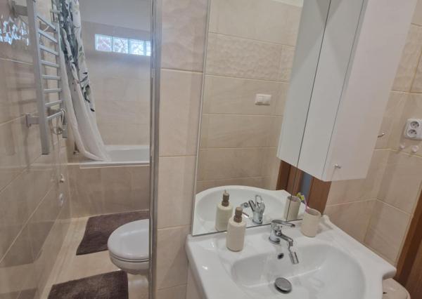 Prenájom 2 izbový byt, 2x balkón, zariadený, Chrenová