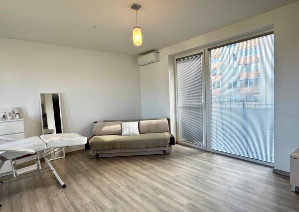 Prenájom 2 izbový byt, veľký balkón, novostavba, garážové státie