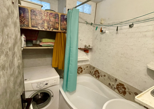 Predaj veľký 2.izbový byt, balkón, Sliač