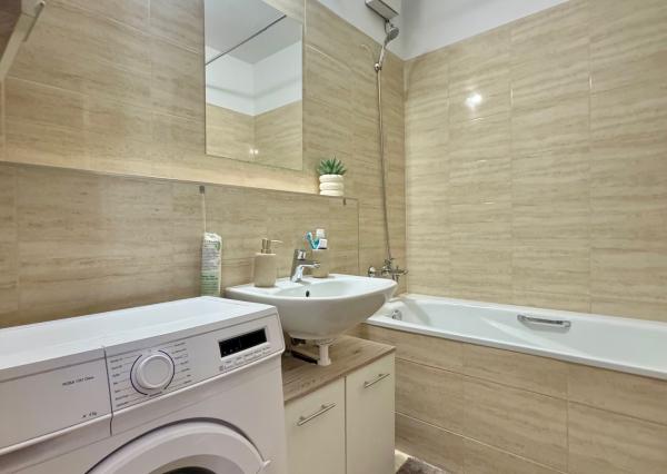 Prenájom pekný 2 izbový byt, 2x balkón, garáž, novostavba