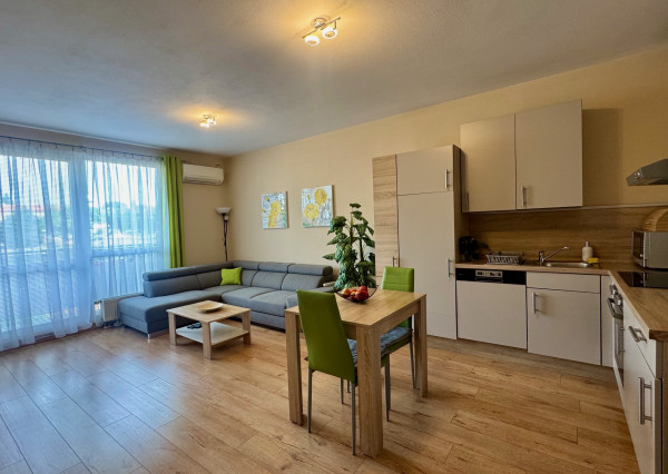 Prenájom pekný 2 izbový byt, 2x balkón, garáž, novostavba
